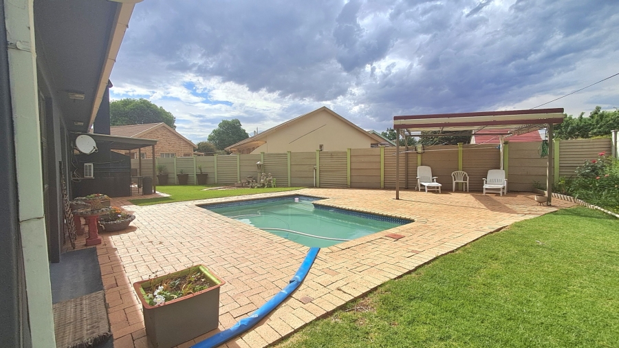 4 Bedroom Property for Sale in Fauna Free State